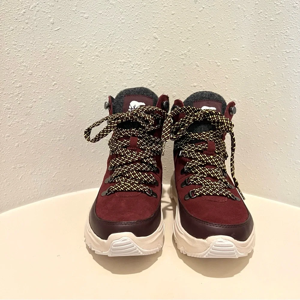 Sorel Kinetic Breaktrue Conquest Waterproof Women’s Booties Size 7.5 NEW